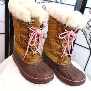 London Fog Brown and Tan Lace Up Boots with Fur Lining Pink Laces Size 3